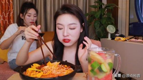 世界最臭美食排行榜(世界上十大最臭的食物是什么)插图3 世界最臭美食排行榜(世界上十大最臭的食物是什么)插图3