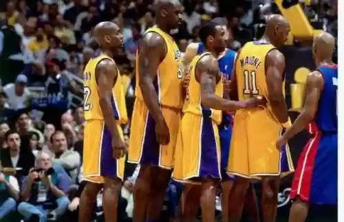 04年活塞阵容得分最高(实况足球2000最强阵容)插图2 04年活塞阵容得分最高(实况足球2000最强阵容)插图2