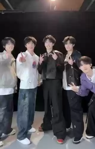 东方少年最强阵容怎么搭配
