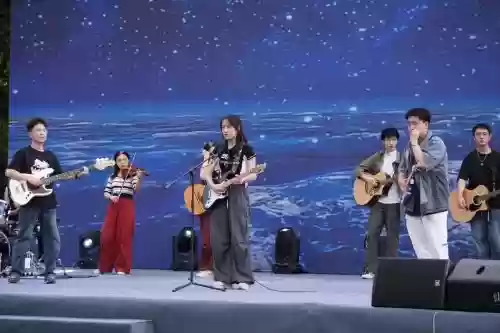 音乐彩排阵容